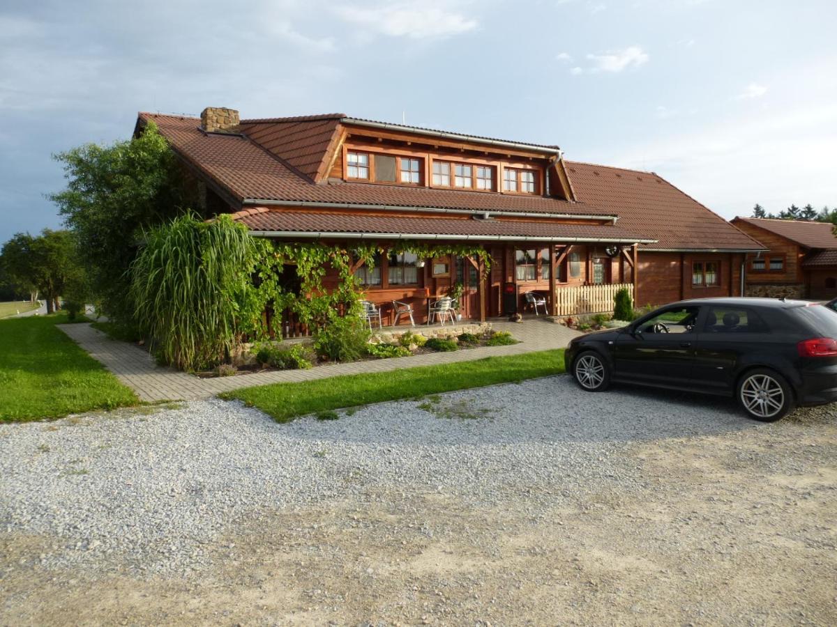 Restaurace Vráž Hotel Trhové Sviny Exterior foto