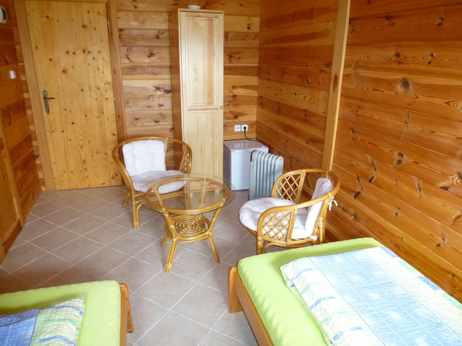 Restaurace Vráž Hotel Trhové Sviny Cameră foto