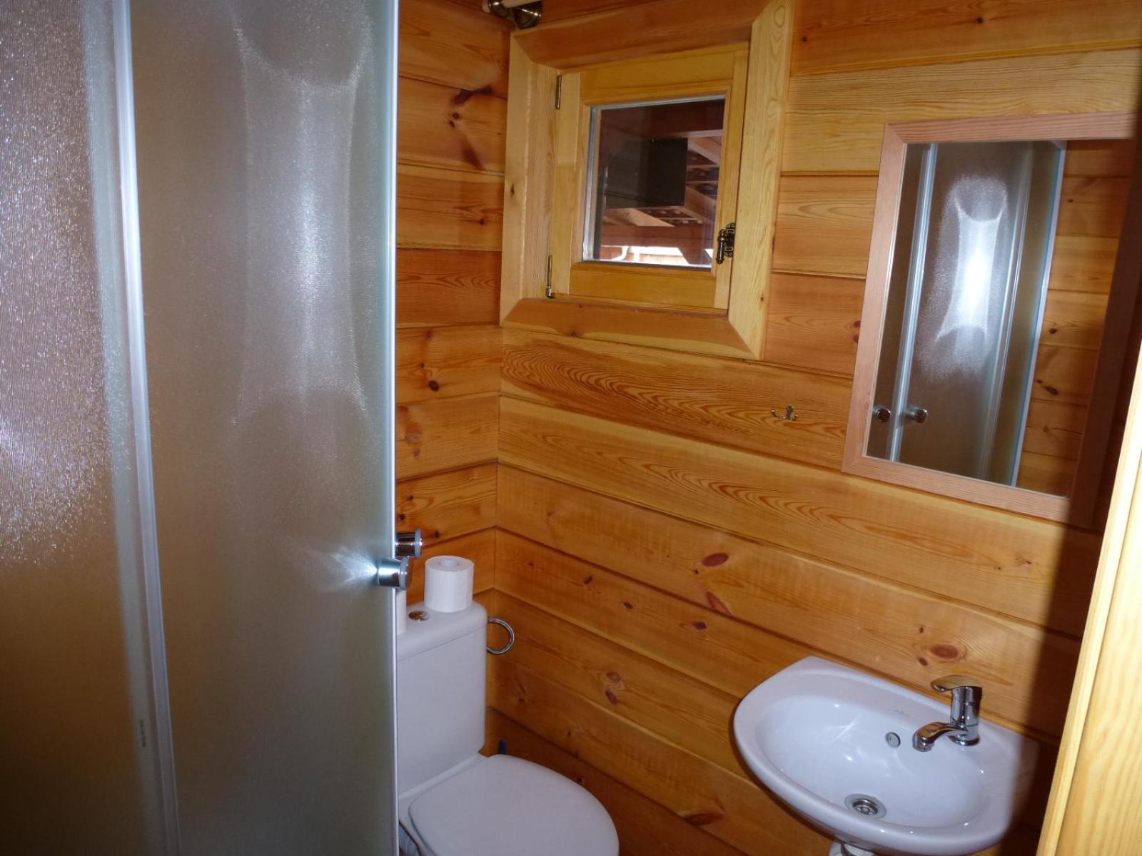 Restaurace Vráž Hotel Trhové Sviny Cameră foto